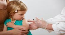 Так ли необходимо делать детям прививки
