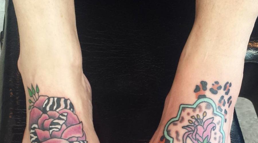 Эскизы тату на стопу женские. Что означают татуировки для девушек на ноге? — Красивые варианты изображений. Стоит ли делать