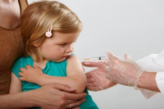 Так ли необходимо делать детям прививки