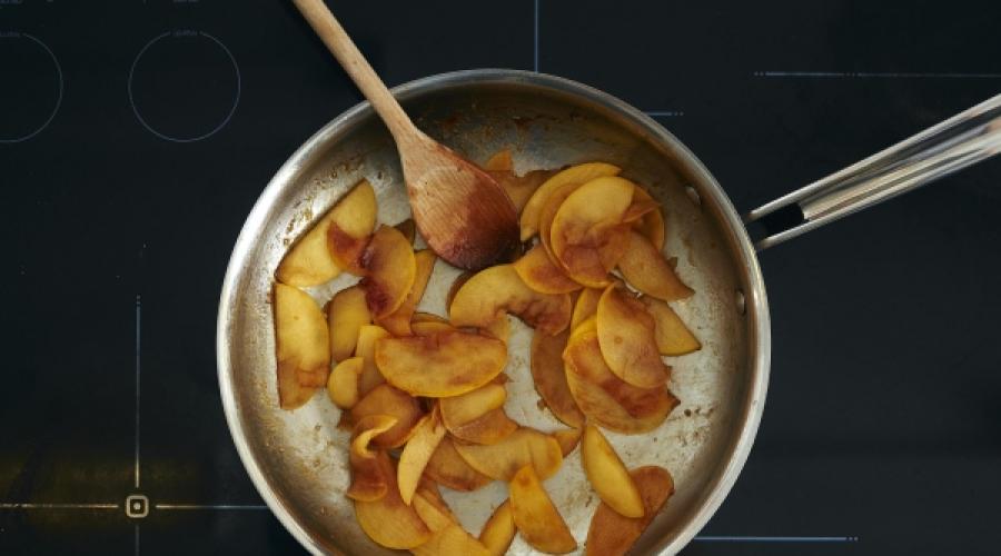 Карамелизированные фрукты с пошаговым рецептом. Пирог с карамелизованными яблоками. Как карамелизовать яблоки на сковороде для пирога? Карамелизированные яблоки: рецепт, реализованный в мультиварке