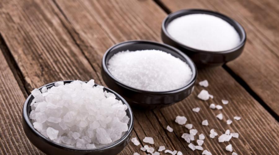 Cât de mult este nevoie de sodiu pentru om pe zi. Rata zilnică de sare (dozare minimă și maximă, toxicitate), raportul de potasiu și sodiu. Ceea ce este lipsa periculoasă de sare