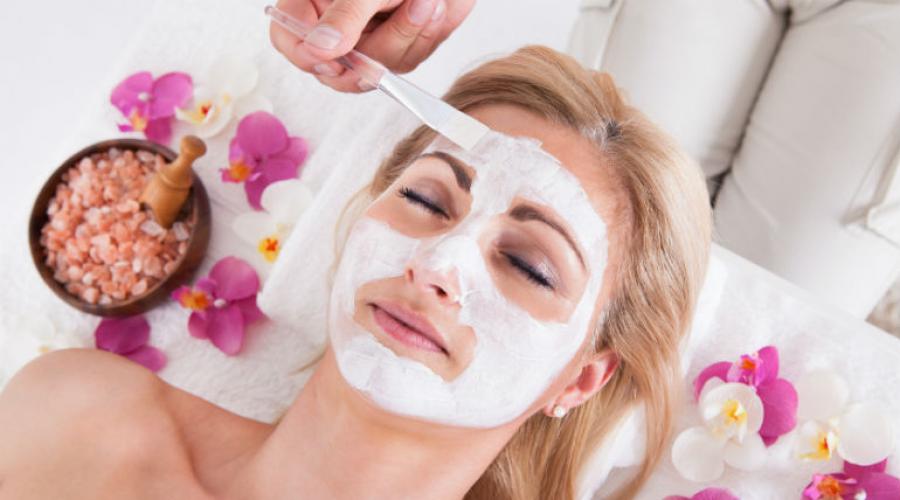Profesionalno čišćenje lica kod kućnih recepata. Načine za čišćenje lica kod kuće. Postupci hidratantne kože